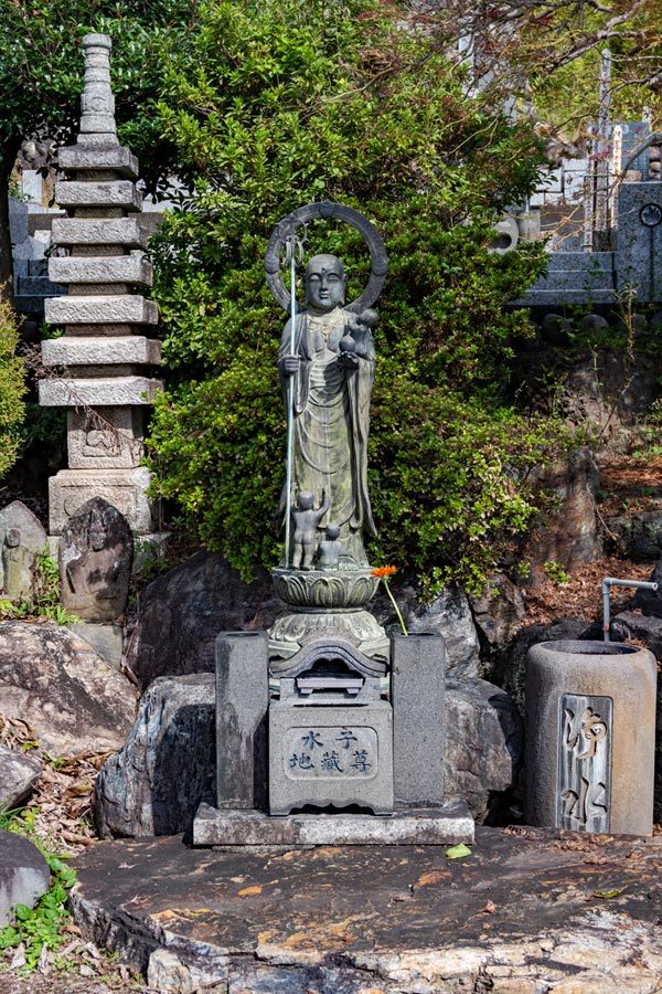 エバちゃん石像